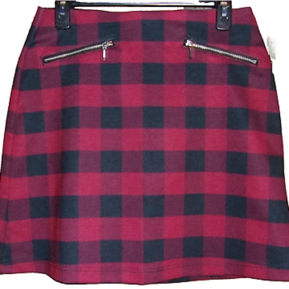 Maurices Red and Black Mini Skirt. 20W.